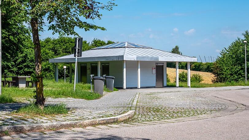 Abstecher zu solchen Toilettenh&auml;uschen k&ouml;nnten vielleicht bald der Vergangenheit angeh&ouml;ren.