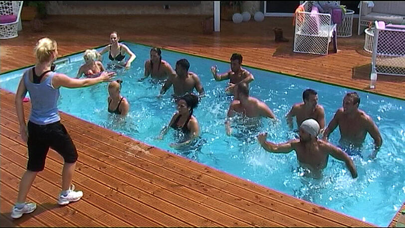 Zuvor gab es Wasserspiele im Big-Brother-Haus...
