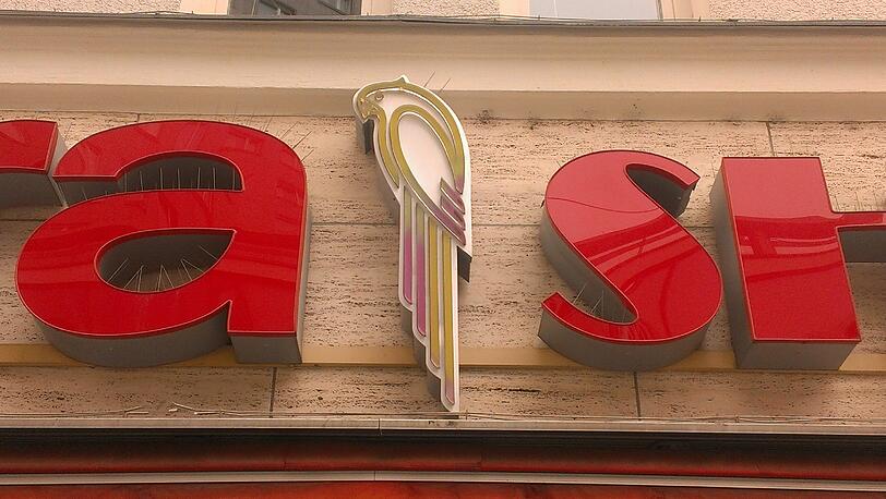 Ab in die Luft - zu diesem Ara vom "Ara"-Schuhgeschäft in der Dachauer Straße.