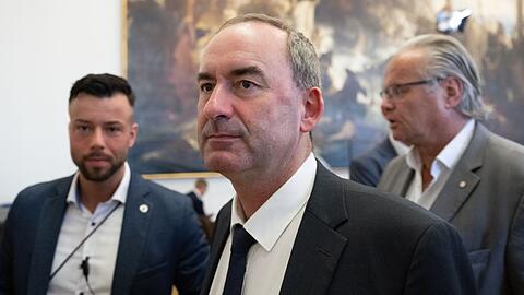 Ein Antrag von Grünen und SPD auf Entlassung von Hubert Aiwanger wurde abgelehnt.