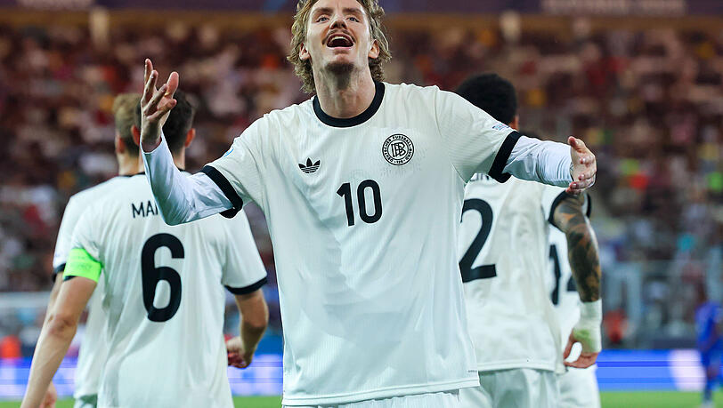 Noch stocken die Verhandlungen, aber die Bayern-Bosse hoffen, dass sie Wunschspieler Nick Woltemade in dieser Transferperiode noch nach München locken können. Noch stocken die Verhandlungen, aber die Bayern-Bosse hoffen, dass sie Wunschspieler Nick Woltemade in dieser Transferperiode noch nach München locken können.