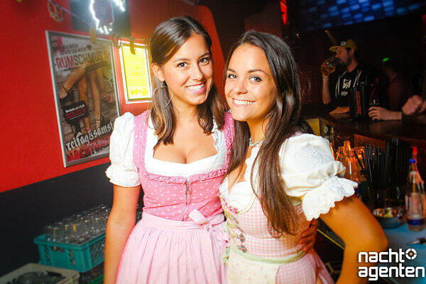 Auch in der Nachtgalerie ging es beim "Rumschmus'n" heiß her! Mehr Bilder unter: href="http://www.nachtagenten.de/event/19.09.2015/nachtgalerie/rumschmus-n.332481.html