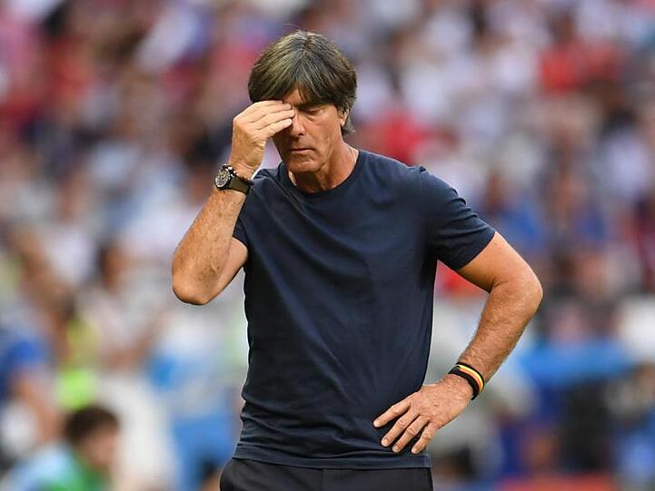 Fassungslos: Bundestrainer Joachim Löw nach dem WM-Aus in Russland.
