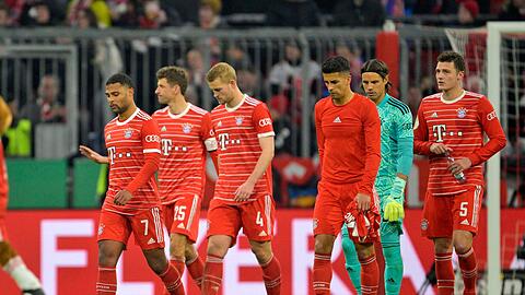 Aus gegen Freiburg im April: Bei den Bayern-Stars hängen die Köpfe – der DFB-Pokal war zuletzt kein gutes Pflaster.