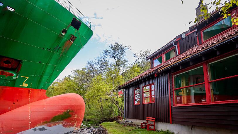 Das Schiff hätte beinahe ein Haus im norwegischen Trondheimsfjord gerammt.