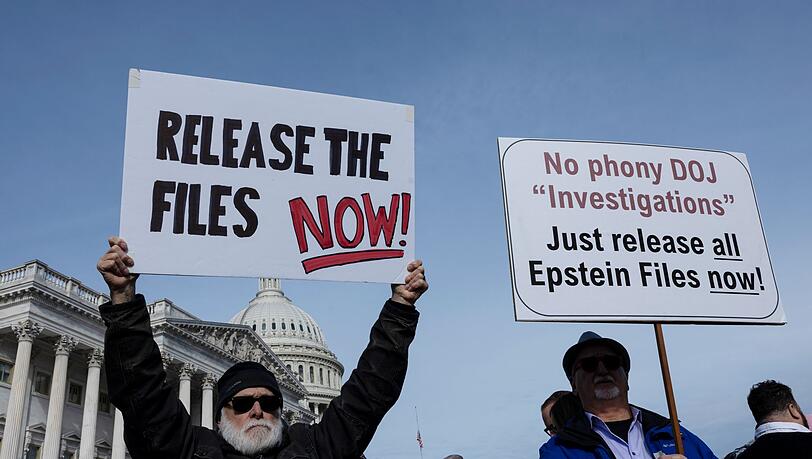 Viele Amerikaner fordern seit langem eine Offenlegung der Epstein-Akten. Viele Amerikaner fordern seit langem eine Offenlegung der Epstein-Akten.