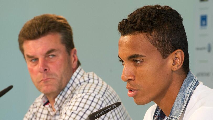 Dieter Hecking und Luiz Gustavo bei der Pressekonferenz. Dieter Hecking und Luiz Gustavo bei der Pressekonferenz.