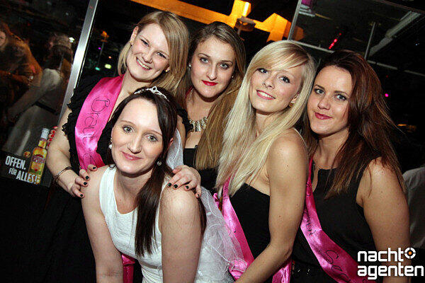 Im Neuraum feierten die Studenten das "Semester Opening" bei der Desperado Rebel's Night. Mehr Bilder unter: href="http://www.nachtagenten.de/event/12.04.2014/neuraum/semester-opening-party-desperados-rebel-s-night.299584.html