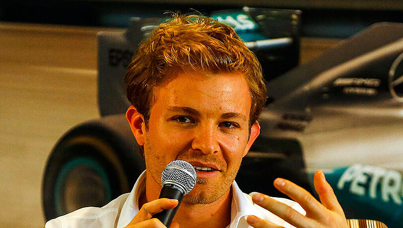 Der Mercedes-Pilot Nico Rosberg bei einer Pressekonferenz in Kuala Lumpur, Malaysia. Der Mercedes-Pilot Nico Rosberg bei einer Pressekonferenz in Kuala Lumpur, Malaysia.
