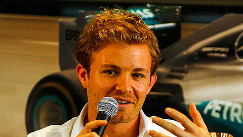 Der Mercedes-Pilot Nico Rosberg bei einer Pressekonferenz in Kuala Lumpur, Malaysia.