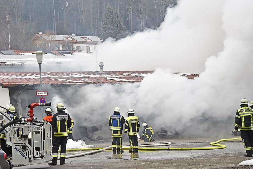 Die Bilder vom Feuerwehreinsatz nach der Explosion in Bad Wiessee.
