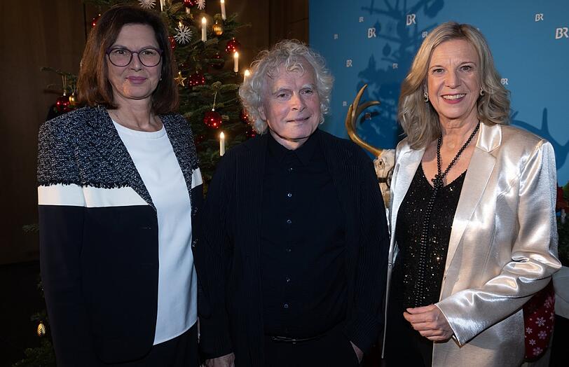 Ilse Aigner (l., CSU), Sir Simon Rattle und Gastgeberin Katja Wildermuth, Intendantin des Bayerischen Rundfunks.