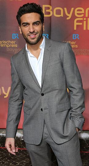 &bdquo;Türkisch für Anfänger&ldquo;-Star Elyas M&rsquo;Barek (@Elyas_MBarek) hat 28.119 Follower. Der Münchner Schauspieler hält via Twitter und Facebook schon lange den Kontakt zu seinen überwiegend weiblichen Fans.