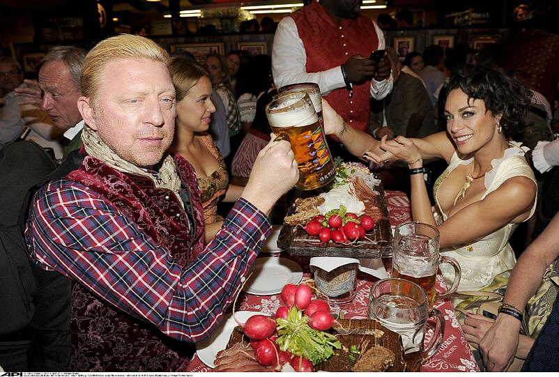 Boris Becker: So feiert die Tennis-Legende auf dem Oktoberfest 2013 mit seiner Familie. Die Bilder...