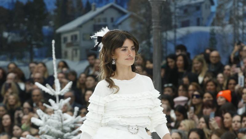 Schauspielerin Penélope Cruz als Schneeflocke. Schauspielerin Penélope Cruz als Schneeflocke.