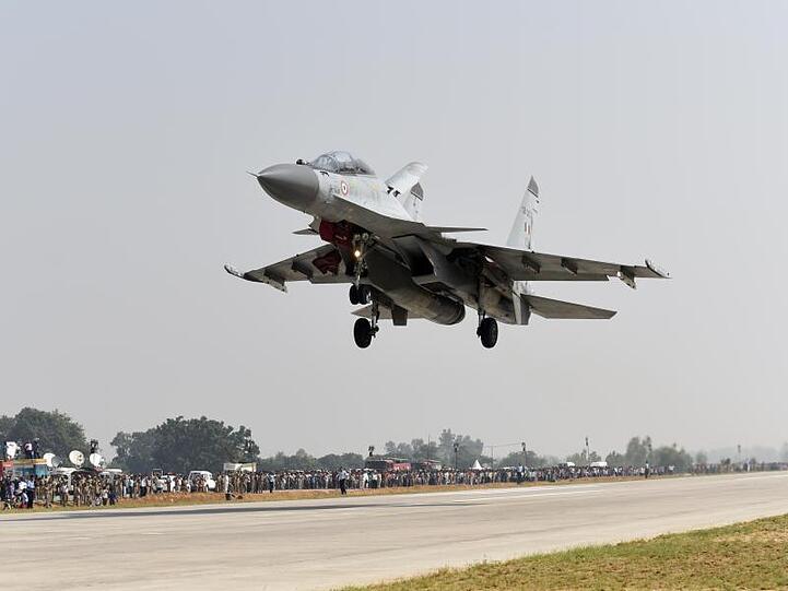 Kampfjet der indischen Luftwaffe. Indien hat nach eigenen Angaben ein Terroristencamp in Pakistan angegriffen.