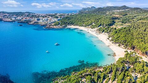 Die GR-226-Route f&uuml;hrt unter anderem zur Cala Agulla.