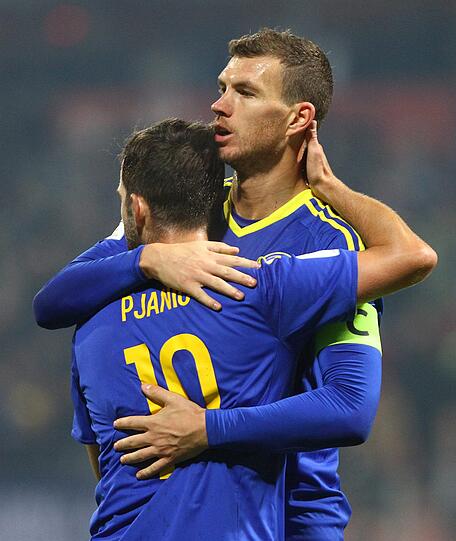 Edin Dzeko/Bosnien-Herzegowina: Er hat die eingebaute Torgarantie - auch im Nationalteam (50 Treffer in 84 Länderspielen). Half aber diesmal nichts. Belgien und Griechenland waren in der Gruppe zu stark. Die WM-Teilnahme 2014 bleibt die Ausnahme.
