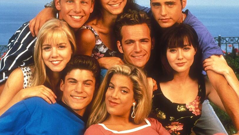 Shannen Doherty (rechts) in DEM Kleid von Tori Spelling (unten).