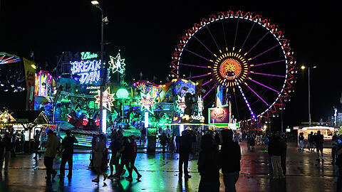 Taschendiebfahnder aus Rum&auml;nien und Portugal erkannten den ersten Tatverd&auml;chtigen gegen Mitternacht auf dem Oktoberfest wieder.
