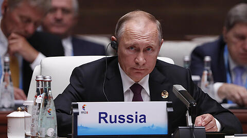 Der russische Präsident Wladimir Putin kündigt das Ende des Militäreinsatzes an.