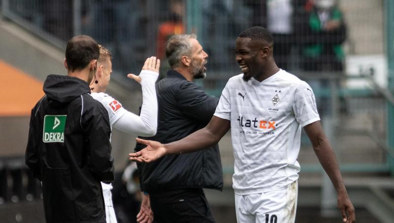 Mönchengladbachs Marcus Thuram (r) könnte gegen Inter Mailand sein Champions-League-Debüt feiern.