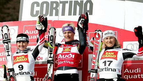 Siegerin Maria Riesch (M.), eingerahmt von Elisabeth Goergl (l.) und Renate Götschl. Siegerin Maria Riesch (M.), eingerahmt von Elisabeth Goergl (l.) und Renate Götschl.