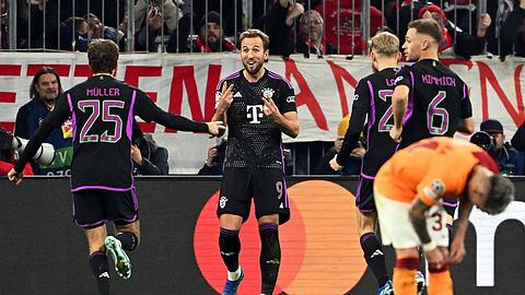 Torjäger Harry Kane (2.v.l) war Bayerns Matchwinner beim Sieg gegen Galatasaray Istanbul.
