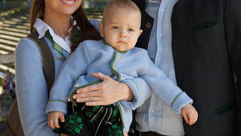 Familiäre Unterstützung bekommt Ludwig Prinz von Bayern von Prinzessin Sophie und dem gemeinsamen Sohn Rupprecht (1). Familiäre Unterstützung bekommt Ludwig Prinz von Bayern von Prinzessin Sophie und dem gemeinsamen Sohn Rupprecht (1).