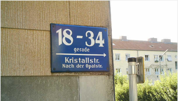 Die Kristallstraße liegt in der Siedlung Ludwigsfeld. Die Kristallstraße liegt in der Siedlung Ludwigsfeld.