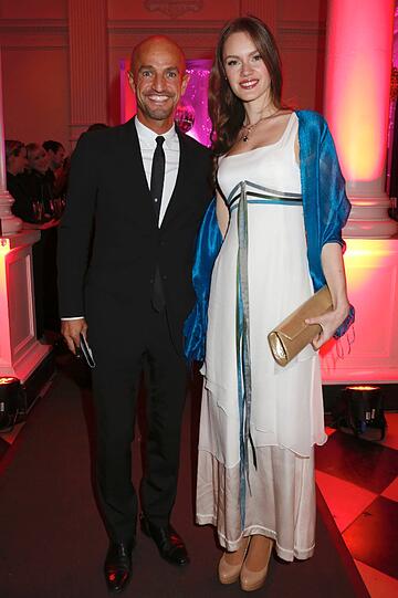 Peyman Amin und seine Freundin bei der AMREF Charity Gala "Come fly with us" zugunsten 50 Jahre AMREF FLYING DOCTORS im Rilano No.6 Lenbach Palais in München am 21.03.2014.