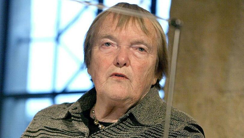 Verfasste mehr als 90 Kinder- und Jugendbücher: Gudrun Pausewang Verfasste mehr als 90 Kinder- und Jugendbücher: Gudrun Pausewang