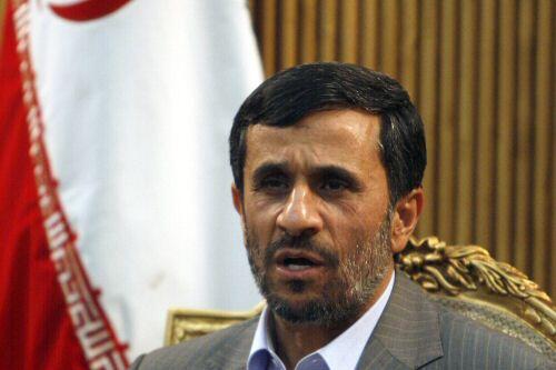Irans umstrittener Präsident Ahmadinedschad rüstet sein Land auf.