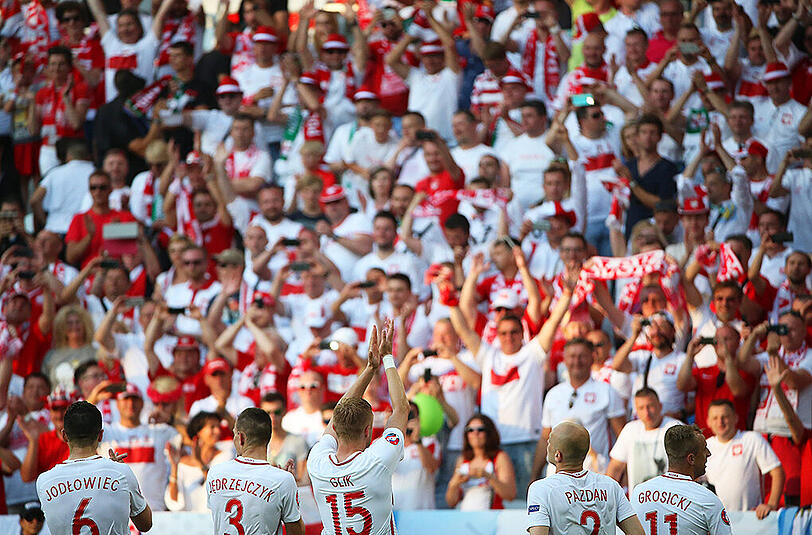 Polen jubelt nach einem umkämpften 1:0-Sieg gegen EM-Neuling Nordirland.