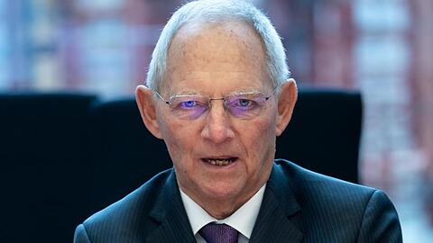 Wolfgang Schäuble: "Mit Gewalt gegen eine Minderheit fängt es immer an, aus Hassparolen werden Taten".