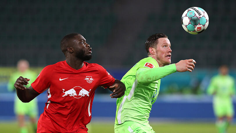 Dayot Upamecano (l.) steht beim FC Bayern auf dem Zettel.