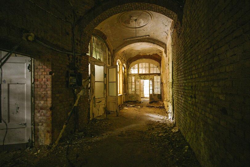 Viel Fantasie braucht es in den Beelitz Heilst&auml;tten nicht zum Gruseln.