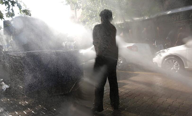 Tränengas, Wasserwerfer und Gummigeschosse - Sehen Sie hier weitere Bilder aus der Türkei.