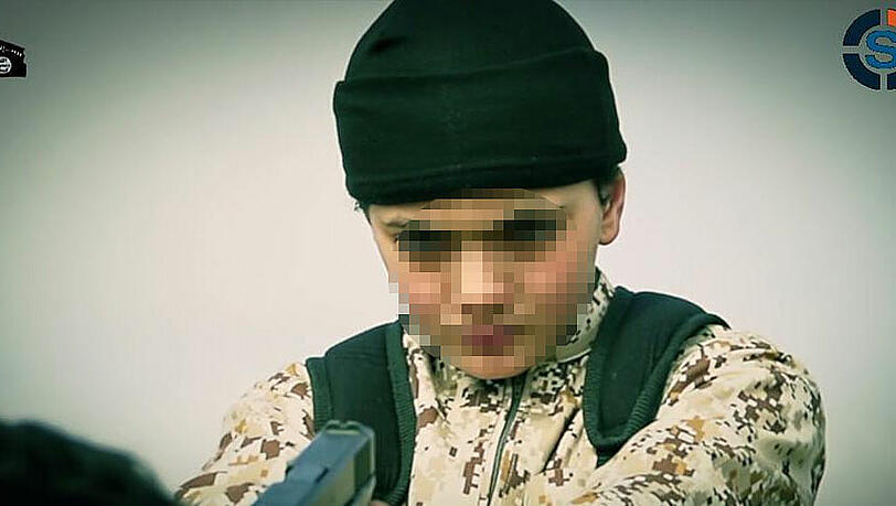 Der Junge aus dem grausamen IS-Hinrichtungsvideo wird als schüchtern und still beschrieben Der Junge aus dem grausamen IS-Hinrichtungsvideo wird als schüchtern und still beschrieben