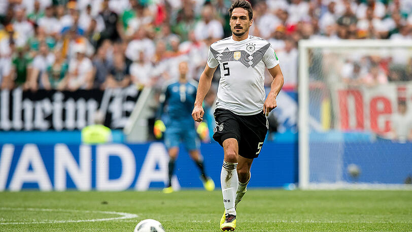 Mats Hummels (Deutschland) - Der 29-Jährige wirkte nur im ersten WM-Spiel gegen Mexiko mit. Nach der Partie ließ er deutliche Kritik an der Mannschaft laut werden. Er selbst symbolisierte die grauenhafte Abwehr jedoch am meisten. Im zweiten Spiel gegen Schweden fehlte Hummels aufgrund einer Halswirbelverrenkung. Note: 5