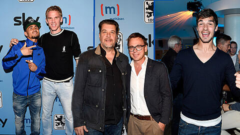 Bei der Premiere von "57, 58, 59, Sechzig!" war der Teppich natürlich nicht rot, sondern blau. Der Abend in Bilder.