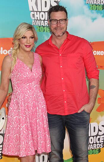 Schauspielerin Tori Spelling begleitete ihr Mann Dean McDermott.