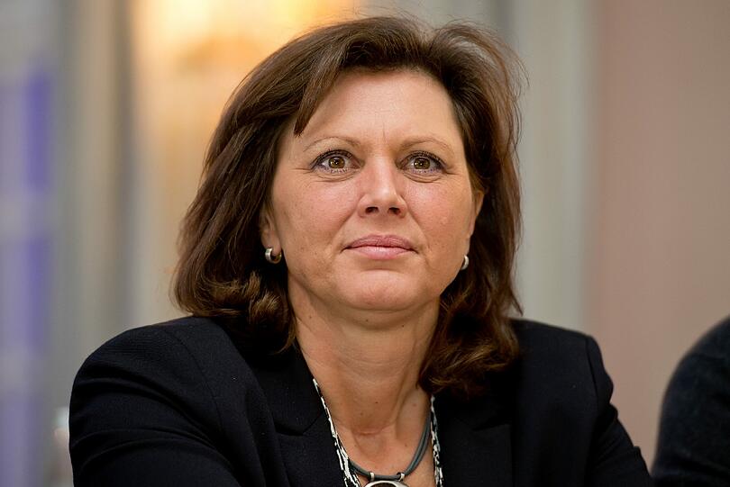 Laut Wirtschaftsministerin Aigner wird die Dokumenationspflicht nach Mindestlohngesetz in Bayern gerade nicht kontrolliert.