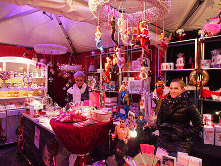 Der "Pink Christmas" am Stephansplatz hat sein ganz eigenes Flair, schrill und doch gemütlich.