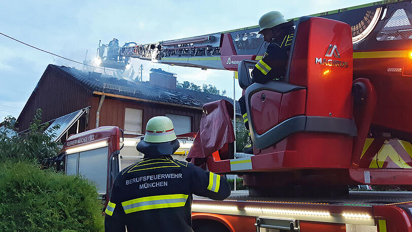 Die Feuerwehr waren mehrere Stunden mit den Löscharbeiten beschäftigt.
