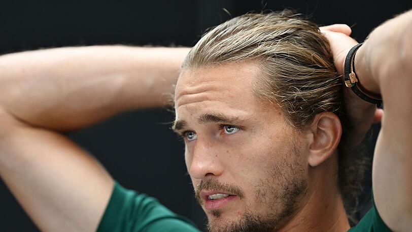 Alexander Zverev geht nach seinem French-Open-Sieg die Titeljagd in Wimbledon an.(Archivbild)