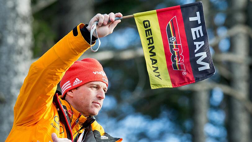 Nach dem Auftaktsieg bei der Vierschanzentournee mit Stolz erfüllt: Bundestrainer Werner Schuster. Nach dem Auftaktsieg bei der Vierschanzentournee mit Stolz erfüllt: Bundestrainer Werner Schuster.