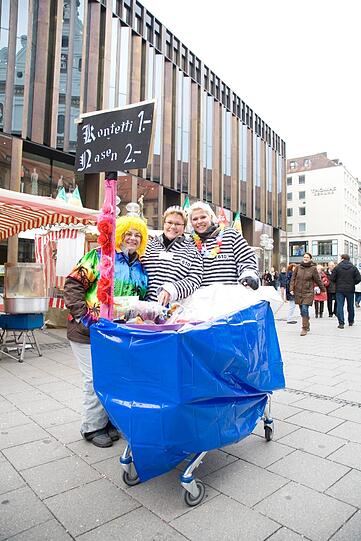 Buntes Treiben am Faschingssonntag in der Innenstadt