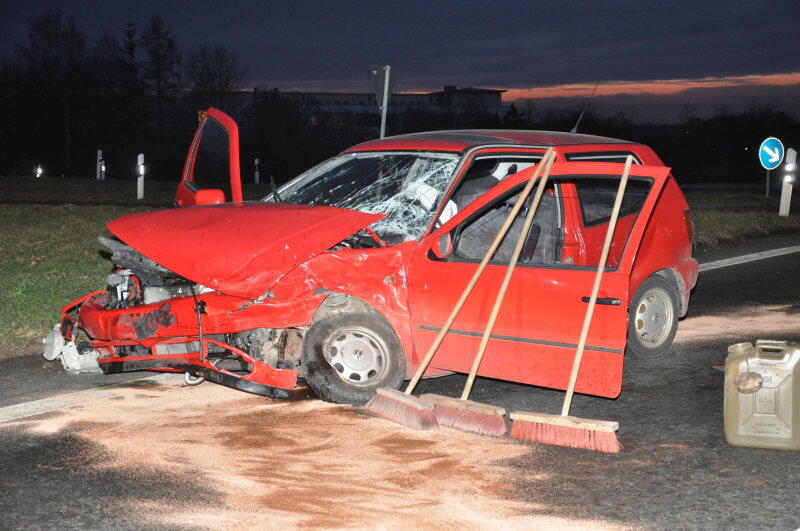 Ein Polo übersah bei der Einfahrt auf die St2107 einen Mercedes.