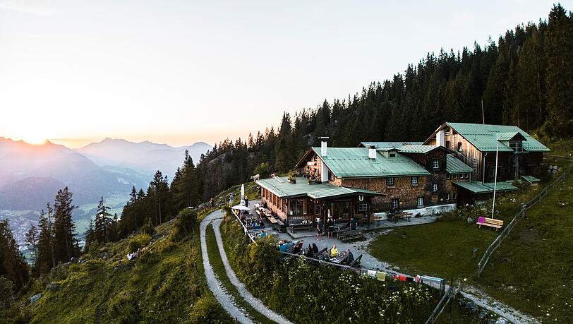 Die Vorderkaiserfeldenh&uuml;tte liegt in Tirol.